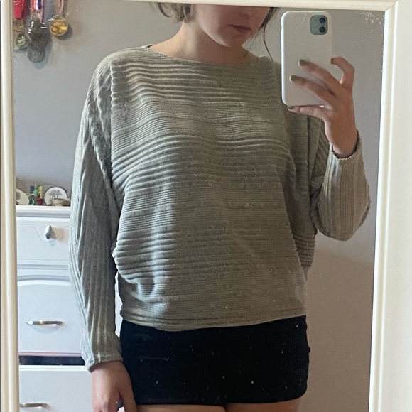 Eclipse Sweater - Picture 3 of 5